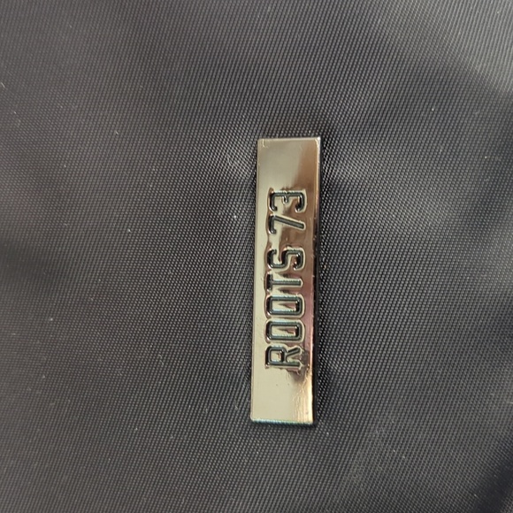 Roots Bag - Picture 3 of 6